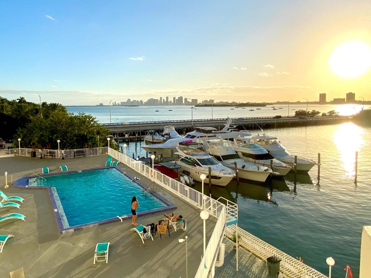 Modern Waterfront Apartment With Miami Skyline View, Free Parking 5 Mins Drive To Miami Beach Eksteriør bilde