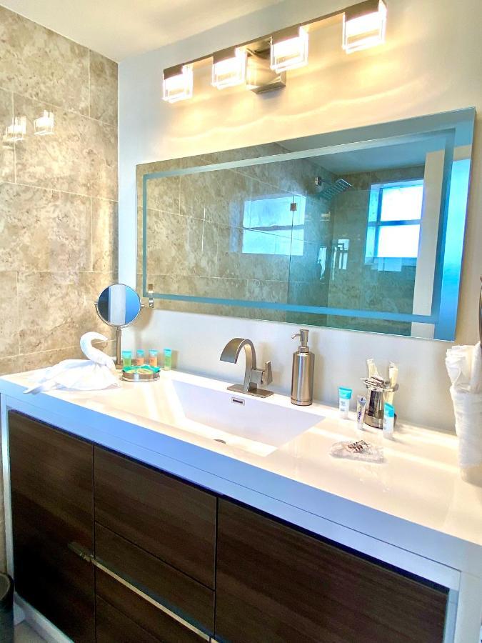 Modern Waterfront Apartment With Miami Skyline View, Free Parking 5 Mins Drive To Miami Beach Eksteriør bilde