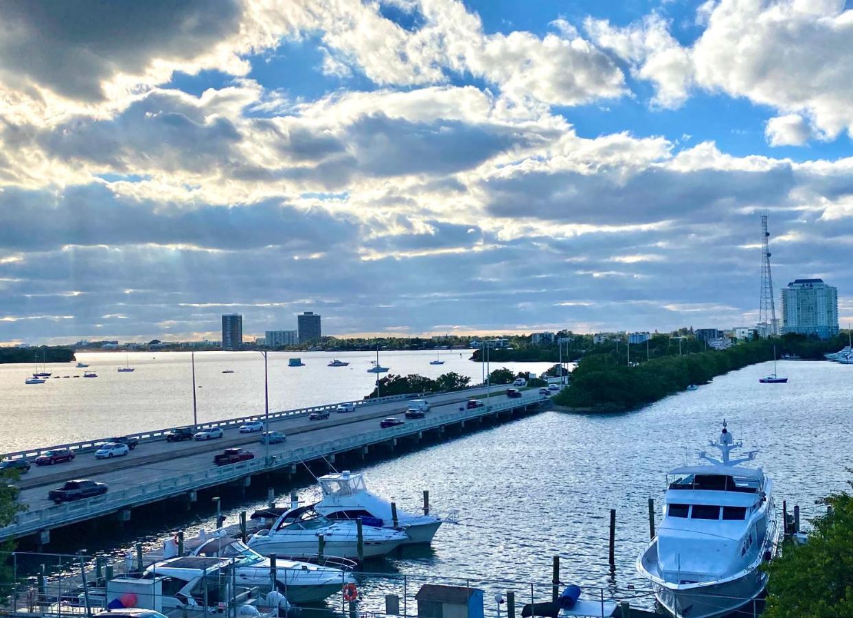 Modern Waterfront Apartment With Miami Skyline View, Free Parking 5 Mins Drive To Miami Beach Eksteriør bilde